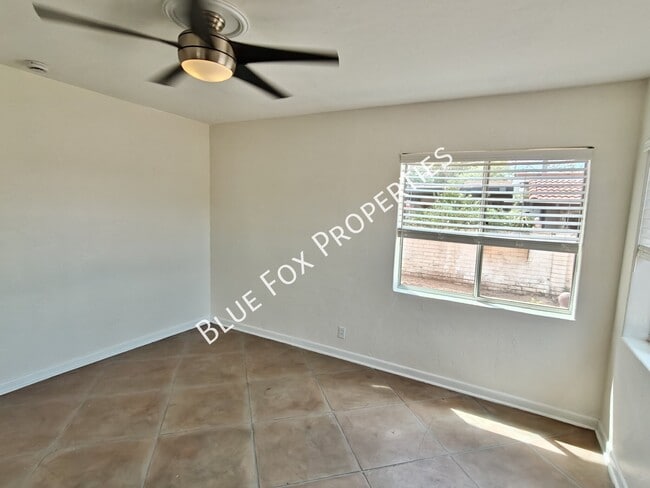 Building Photo - 404 S Cherry Ave