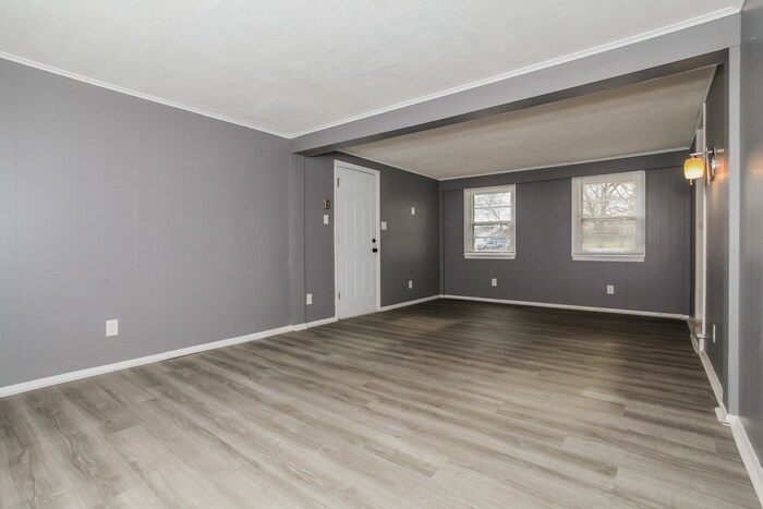 Building Photo - 4931 Fairfield Cir