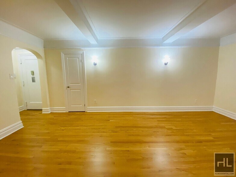 Building Photo - Christopher Street