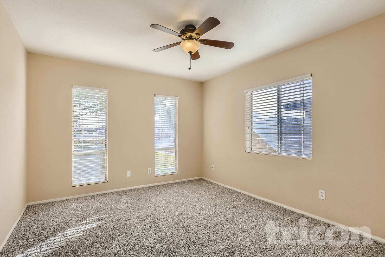 Building Photo - 4910 W Diana Ave