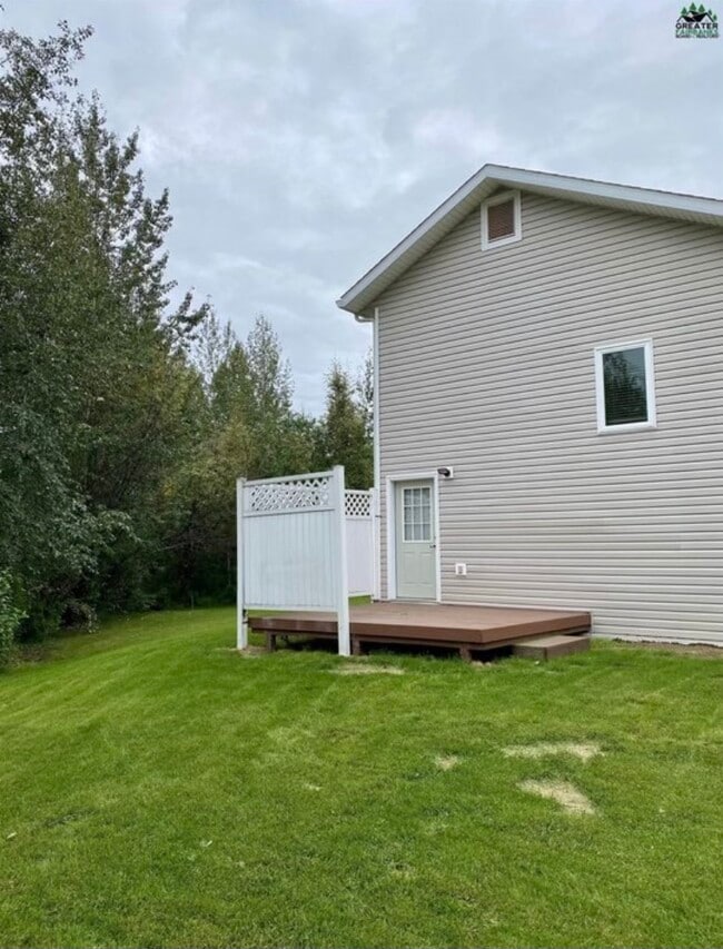 Building Photo - 1427 Garay St