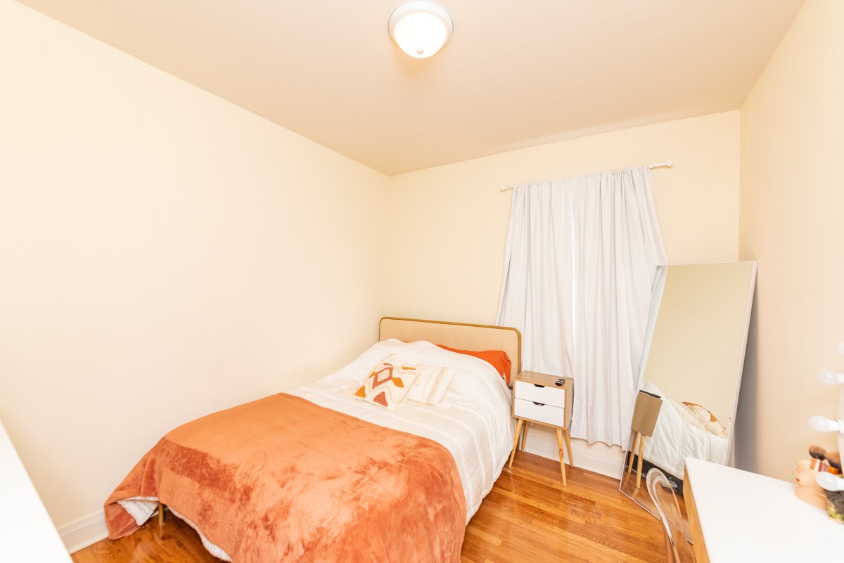 Building Photo - 3413 N Elaine Pl