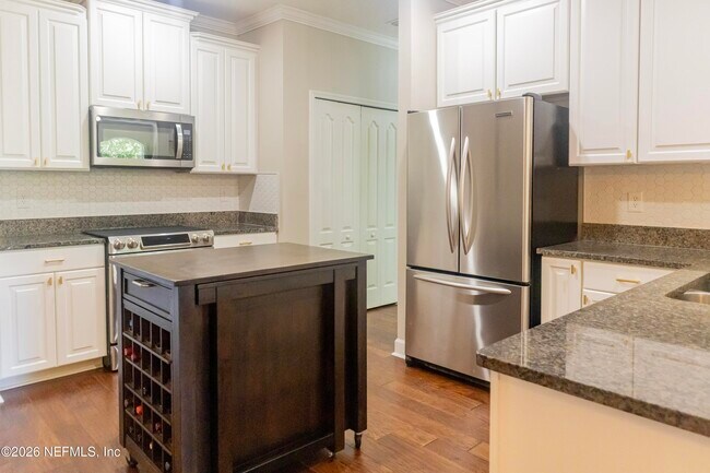Building Photo - 904 Gallier Pl