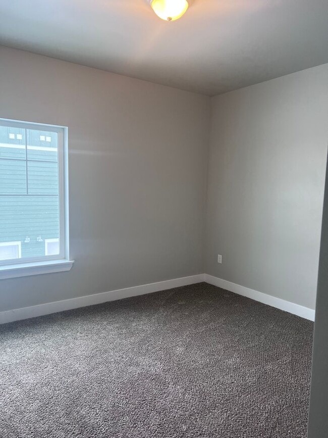 Building Photo - 3 BR townhouse in Victor, ID W/ Garage