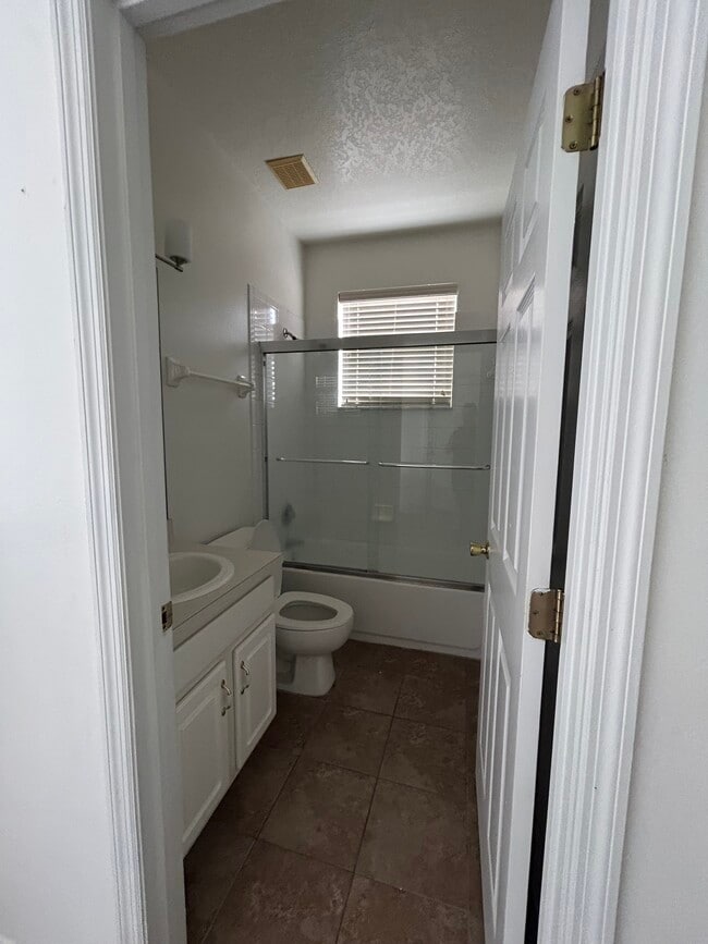 Building Photo - 1752 Cambridge Village Ct