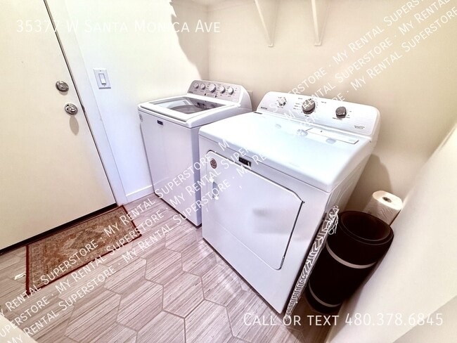 Building Photo - 35377 W Santa Monica Ave