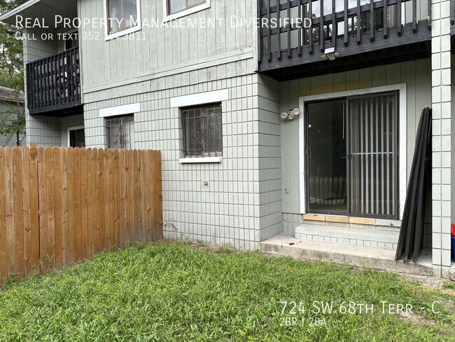 Building Photo - 724 SW 68th Terrace