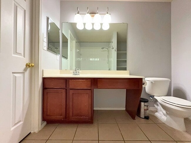 Building Photo - 9120 Goldenview Dr