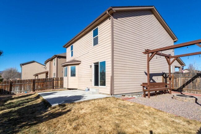 Building Photo - SPACIOUS 3BD HOME IN FREEDOM HEIGHTS W/ A/...