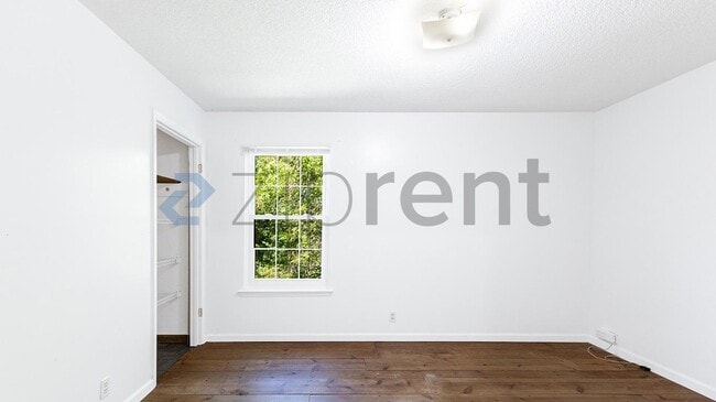 Building Photo - 626 Netherlands Dr