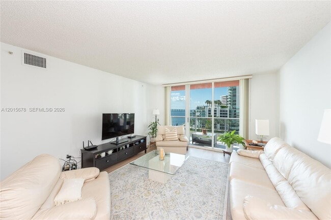Building Photo - 1155 Brickell Bay Dr