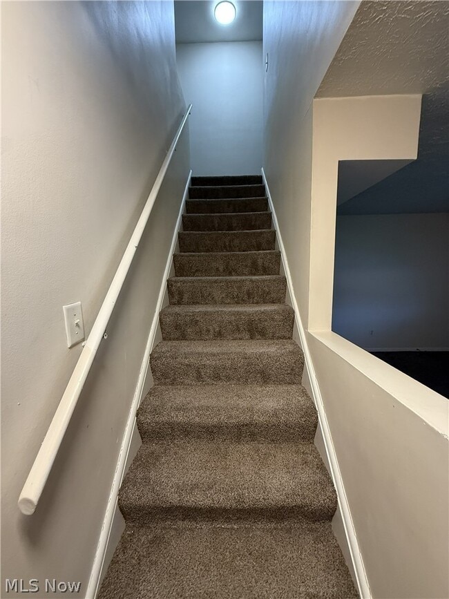 Building Photo - 1592 Ridgewick Dr