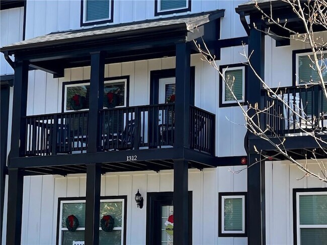 Building Photo - 1312 Sapelo St