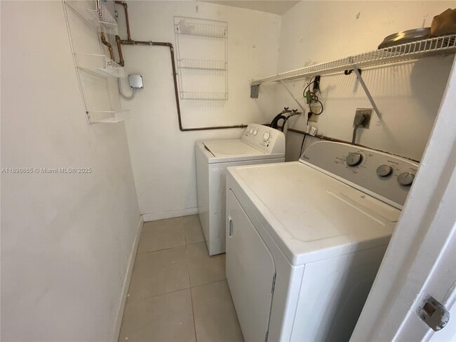 Building Photo - 11123 SW 132nd Ct