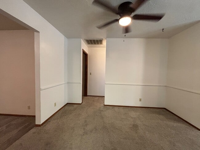 Building Photo - 34 E 350 N