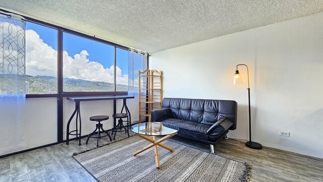 Building Photo - 2211 Ala Wai Blvd