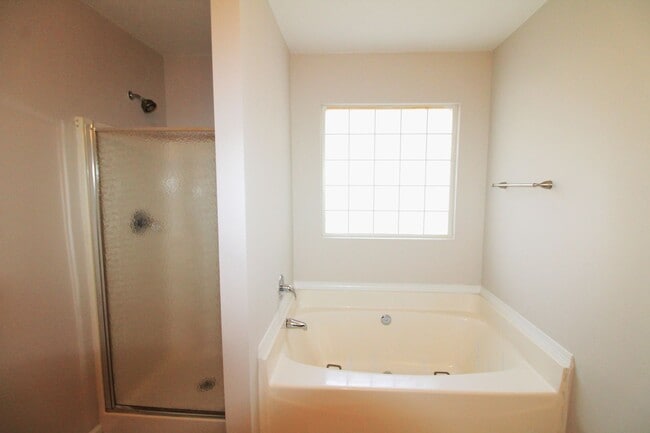 Building Photo - Fully Remodeled 3 Bedroom home with a garage!