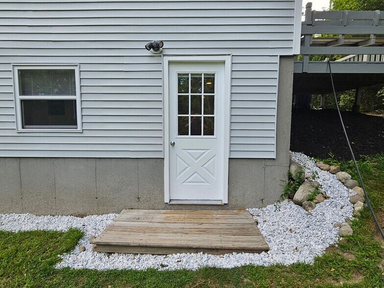 Building Photo - 435 Duck Pond Rd