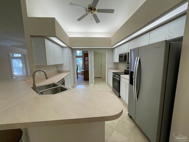 Building Photo - 941 Spring Creek Cir