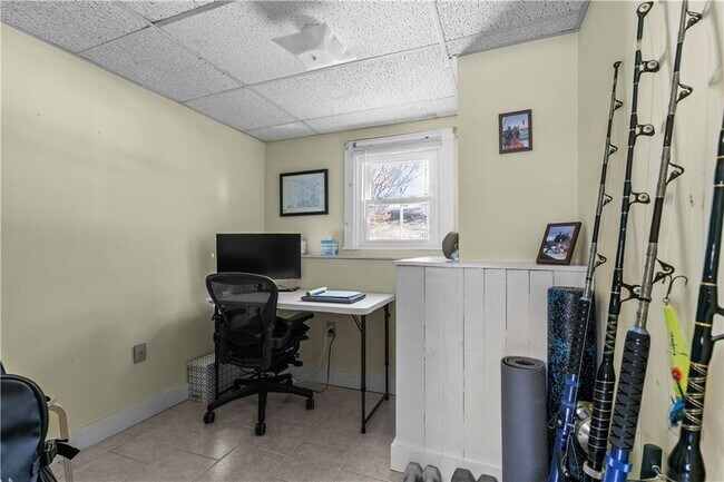 Building Photo - 60 Knollwood Cir