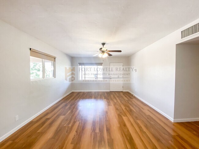Building Photo - Beautiful 3 Bed, 2 Bath with Pool!! NO HOA!!! (Available on 05/01/26)