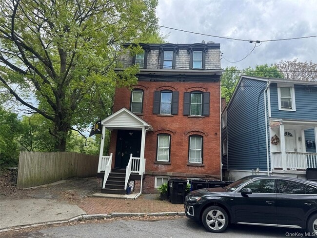 Building Photo - 54 S Bridge St