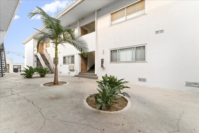Building Photo - 3116 W 99th St