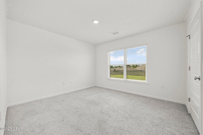 Building Photo - 123 Tiller Dr