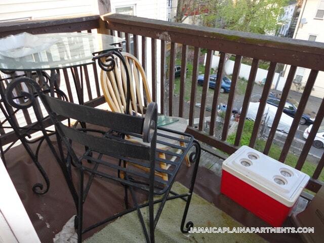 Building Photo - 40 Mozart St