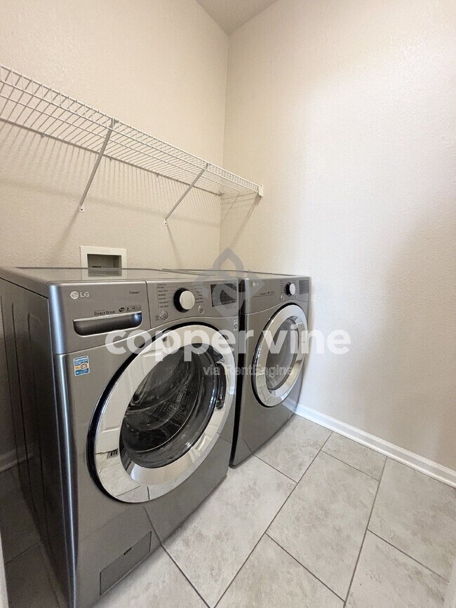 Building Photo - 14487 Jason Dr