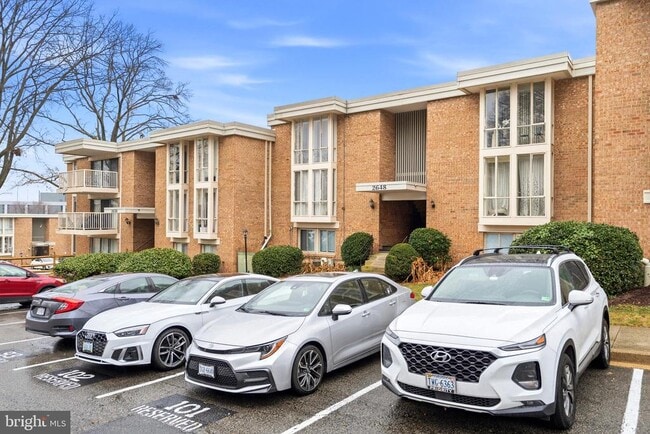 Building Photo - 2648 Redcoat Dr