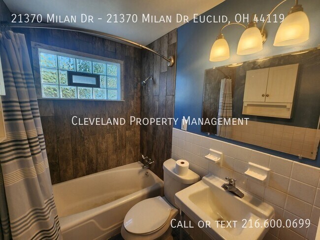 Building Photo - 21370 Milan Dr