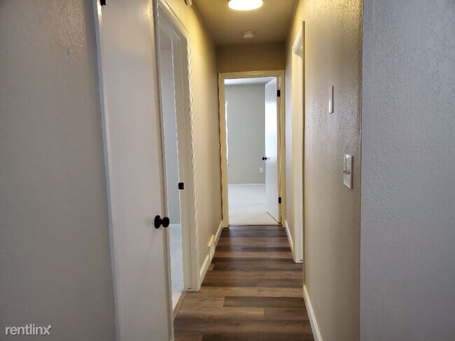 Building Photo - 5 br, 3 bath House - 596 Creekside Ct