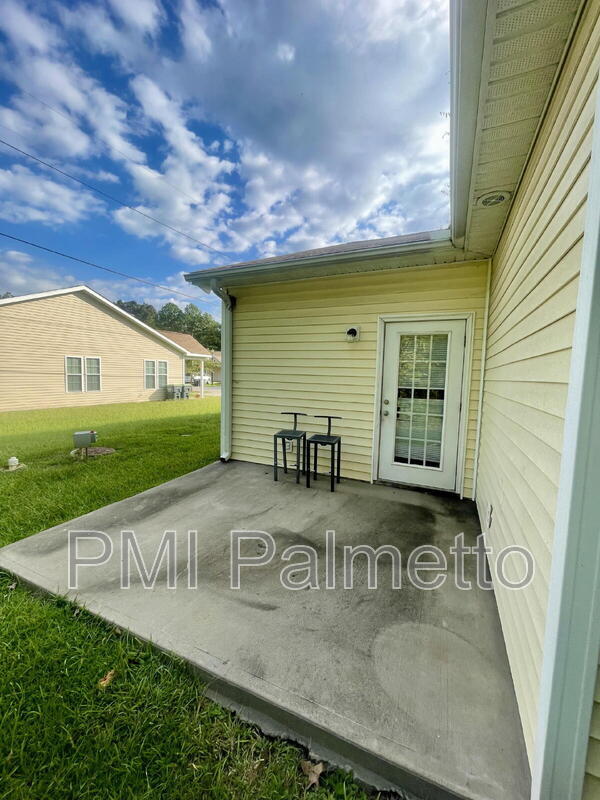 Building Photo - 109 Fairview Park Dr