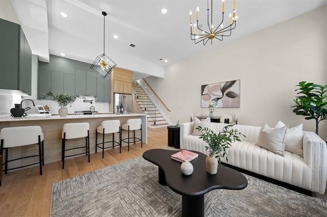 Primary Photo - 27 Graham St