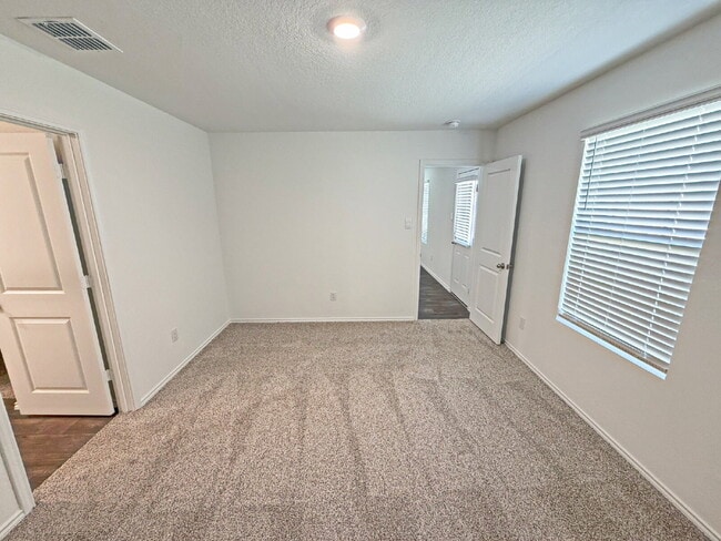 Building Photo - 5017 Pitch