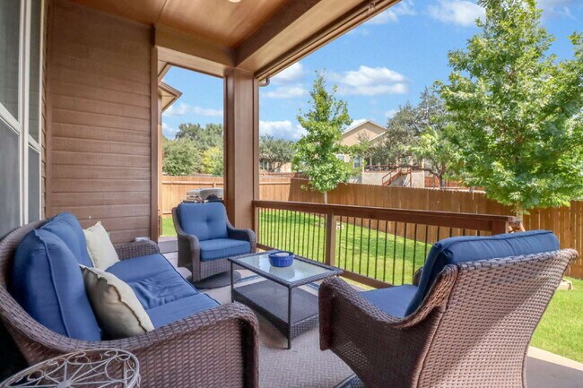 Building Photo - "Spacious 4-Bedroom Haven with 3 Full Baths in San Antonio's Charming Davis Ranch!"
