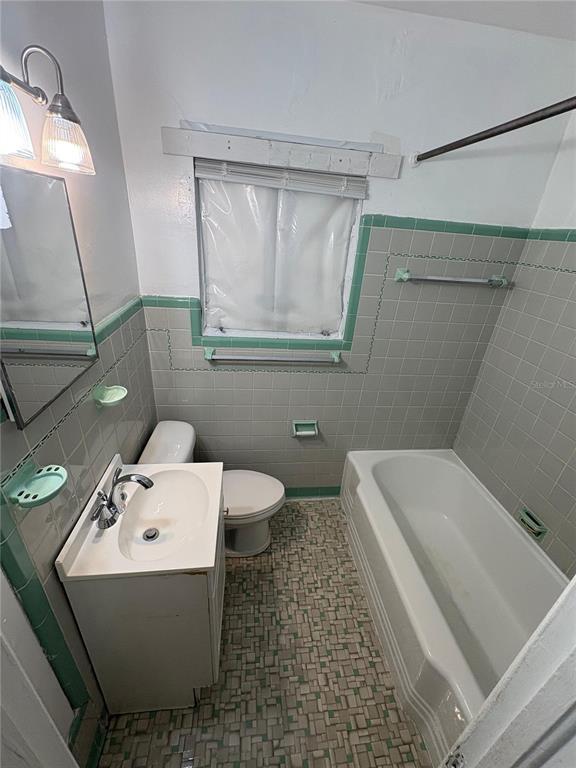 Building Photo - 1137 NE 9th St