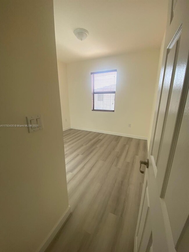 Building Photo - 17460 SW 153rd Ave