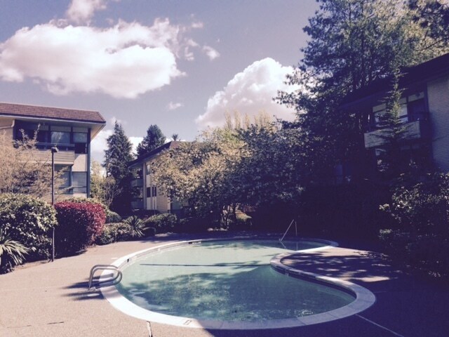 Building Photo - Beautiful Richmond Beach Condo