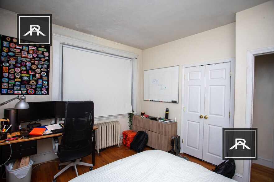 Building Photo - 62 Egmont St