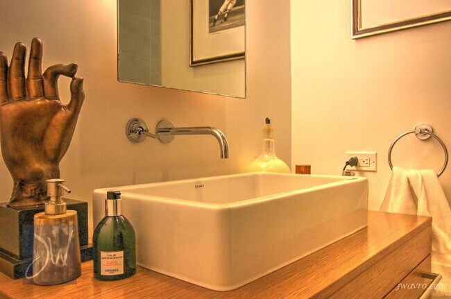 Building Photo - 301 Mission St