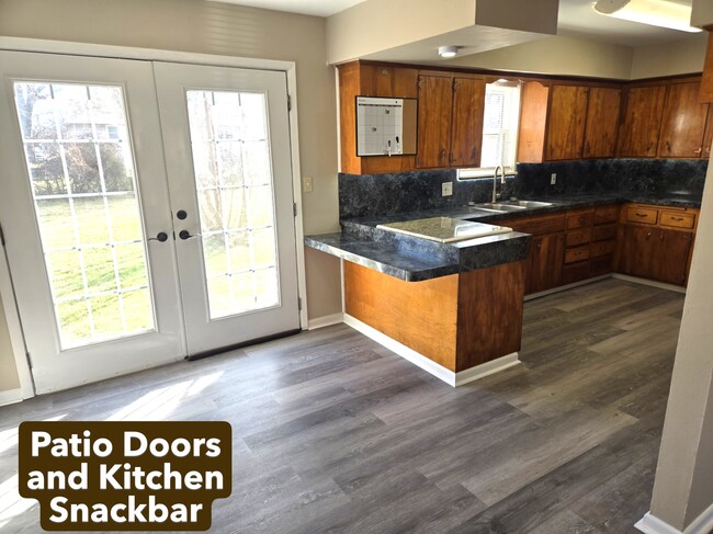 Building Photo - 903 Young St