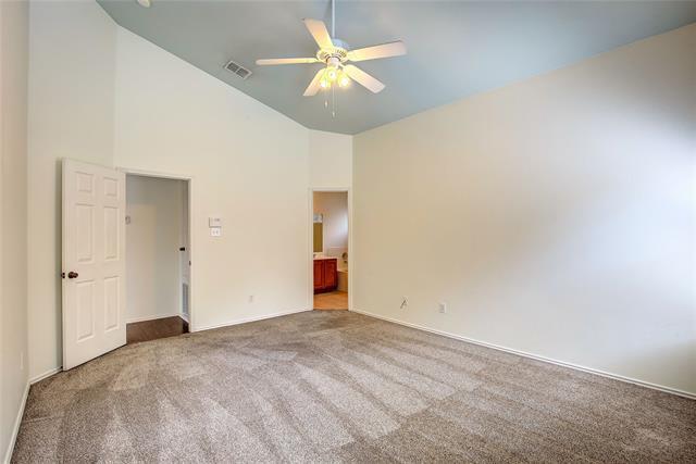 Building Photo - 10200 Pear St