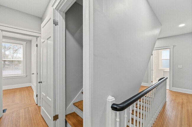 Building Photo - 2978 Wardall Ave