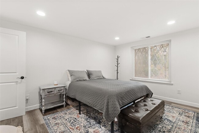 Building Photo - 87 Birchwood Rd