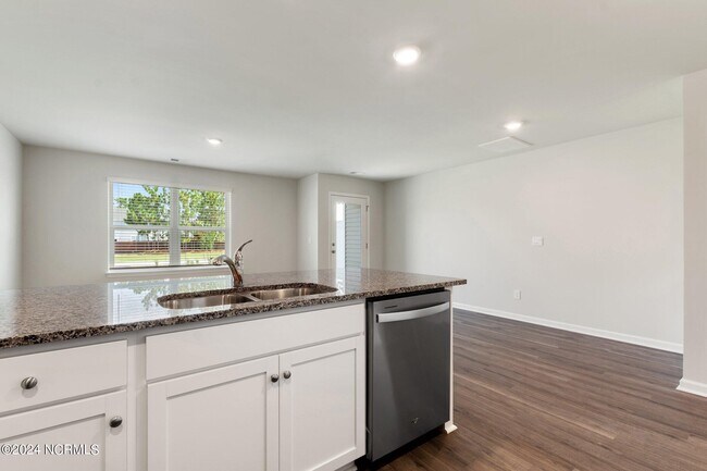 Building Photo - 3121 Lobelia Ln