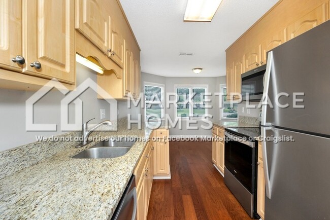 Building Photo - 15120 Balsam Dr SE