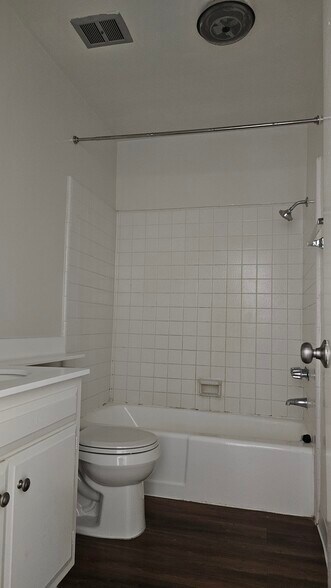 Building Photo - 3838 Keystone Ave