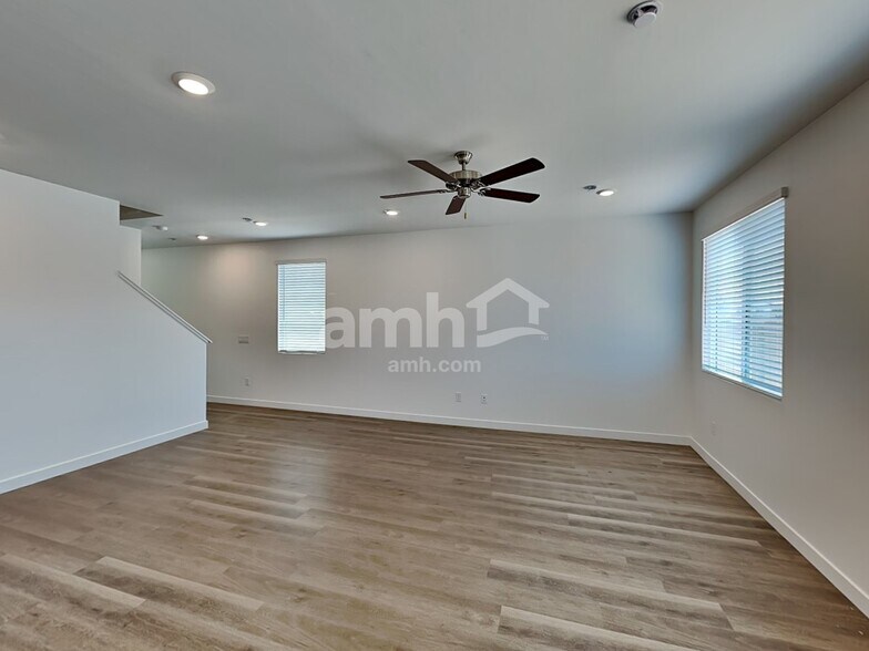 Building Photo - 9677 N Rancho Lozano